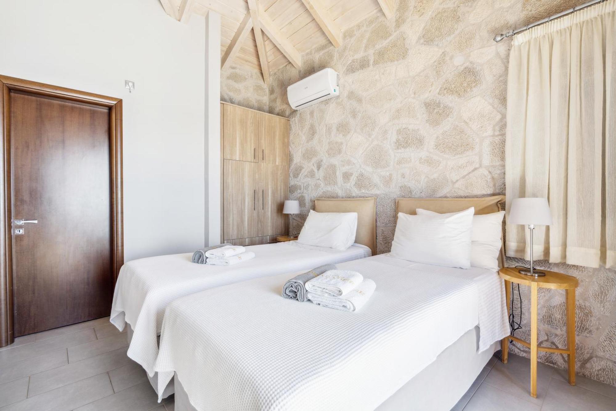 Milos Paradise Luxury Villas Agios Nikitas Exterior photo