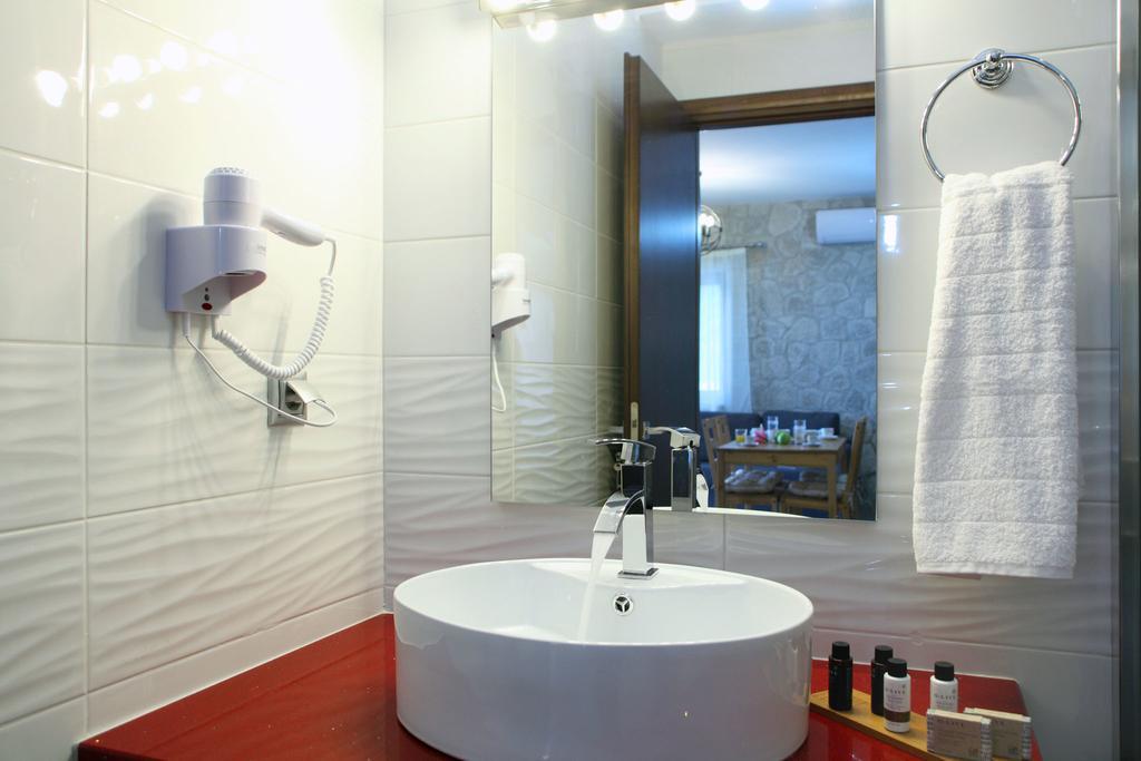 Milos Paradise Luxury Villas Agios Nikitas Exterior photo